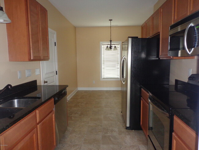 Building Photo - 118 Charleston Park Ln