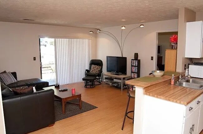 Foto del edificio - 22 Woodland Hills Dr