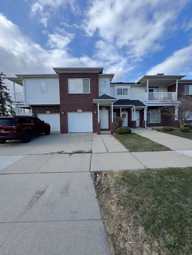 Foto principal - 5427 Twin Oaks Dr