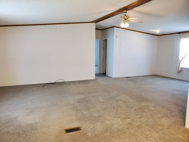 Foto del edificio - Charm & Commuter Convenience – 3BR/2BA Outside City Limits