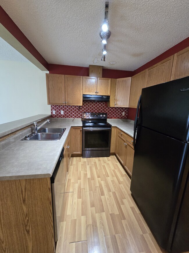 Photo du bâtiment - 14603 Miller Blvd NW