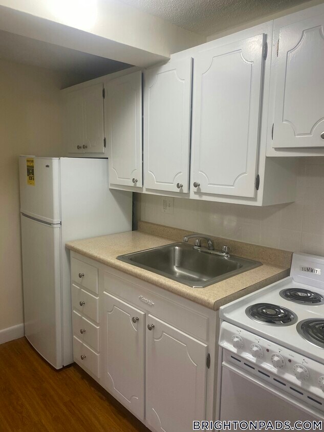 Foto principal - 176 N Beacon St