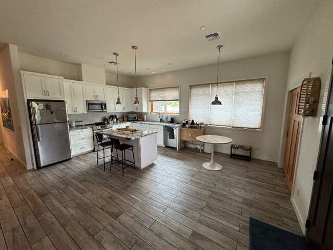 Foto del edificio - 2936 Triunfo Canyon Rd