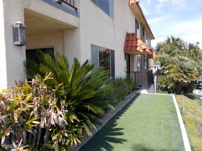 Building Photo - 1402 Buena Vista