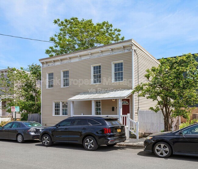 Foto del edificio - 819 Kinney St