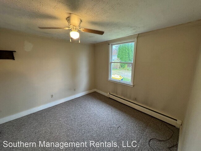 Building Photo - 2 br, 1 bath House - 35A High St 1st Floor