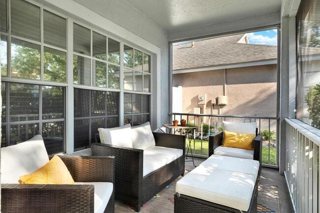 Building Photo - 6526 Summer Cove Dr