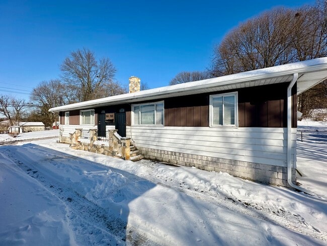 Building Photo - 1166 Tonawanda Ave