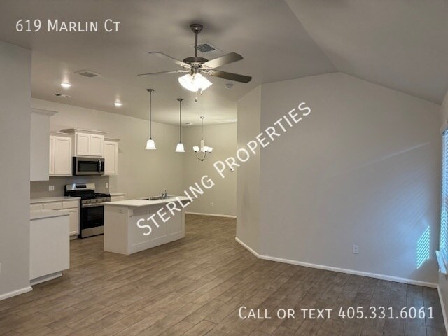 Building Photo - 619 Marlin Ct