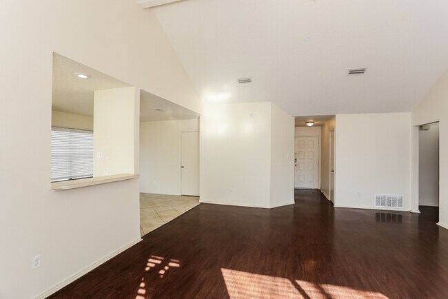 Foto del edificio - 827 Bentle Ct