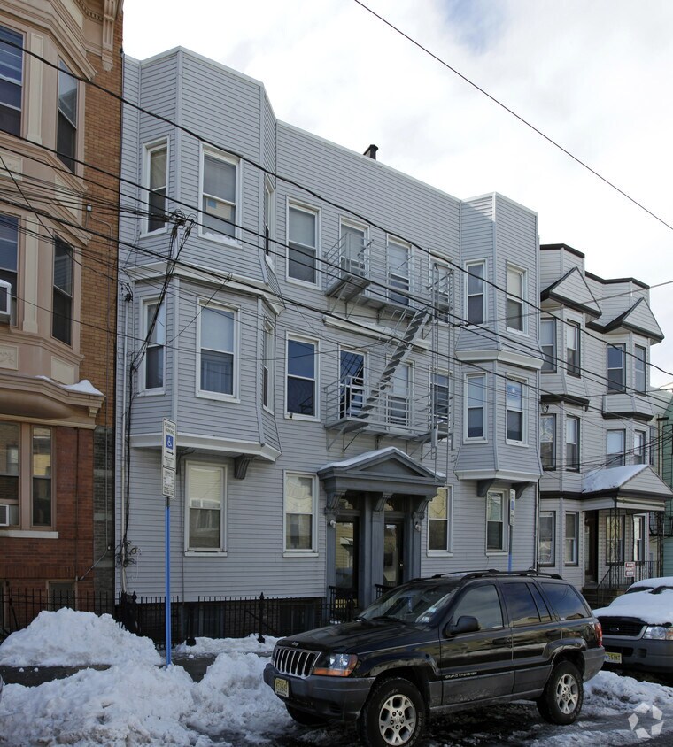 Primary Photo - 29-31 Thorne St