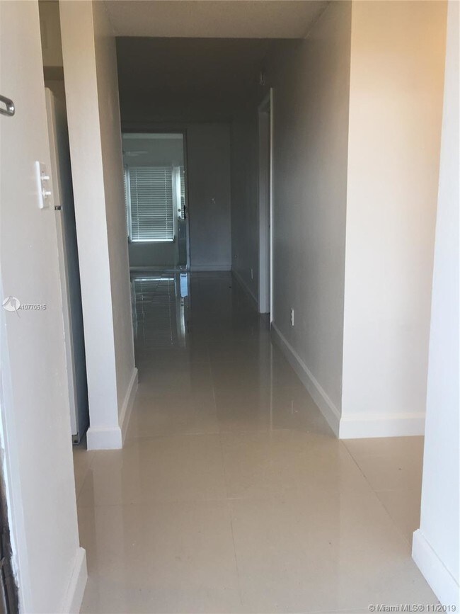 Foto del edificio - 6200 NW 62nd St