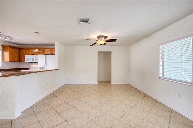 Building Photo - 7729 Ashford Ct