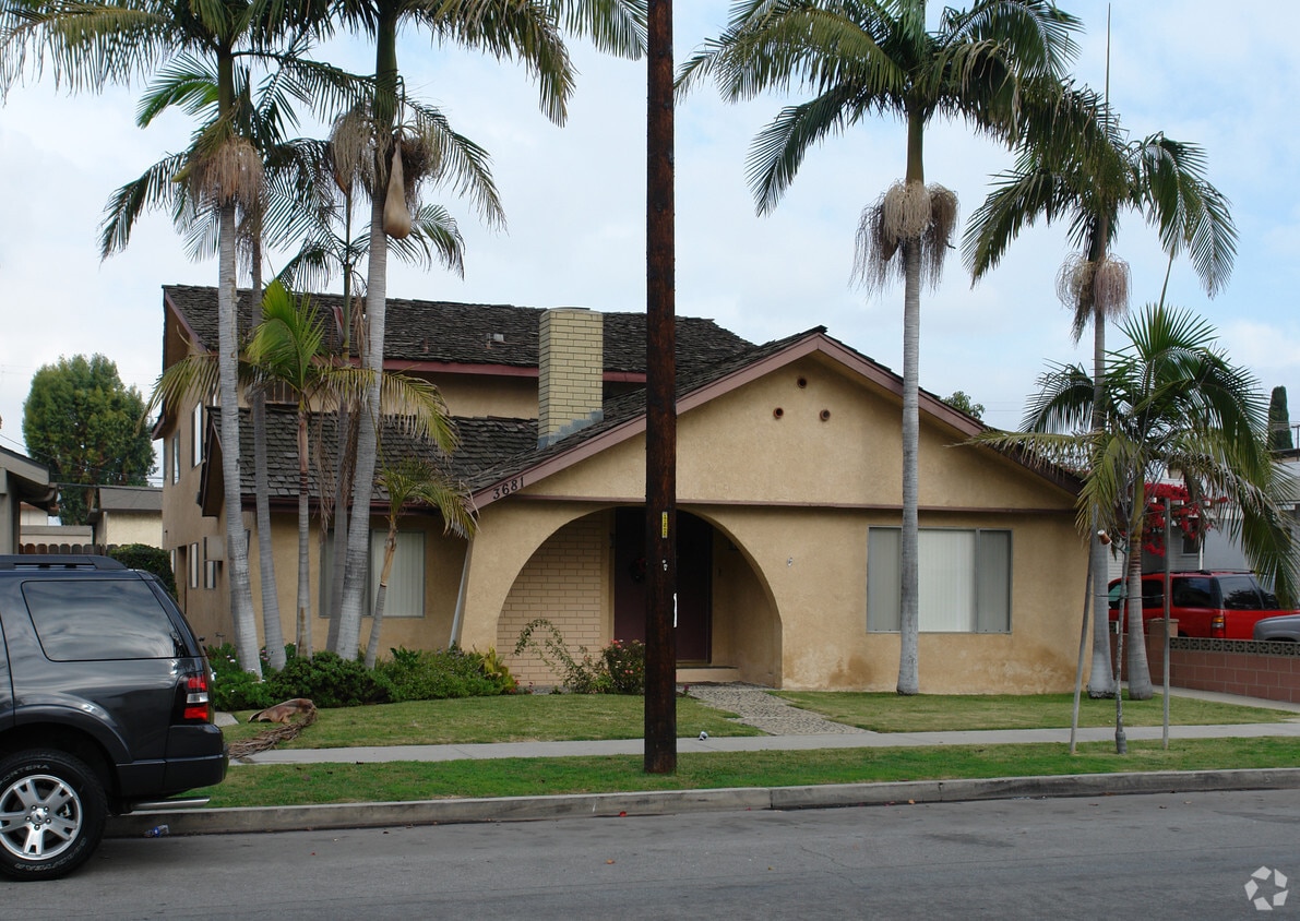 Building Photo - 3681 Howard Ave