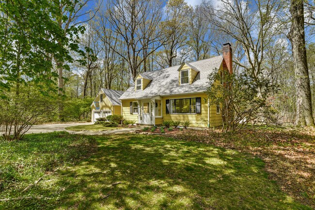 Foto del edificio - 792 Smith Ridge Rd