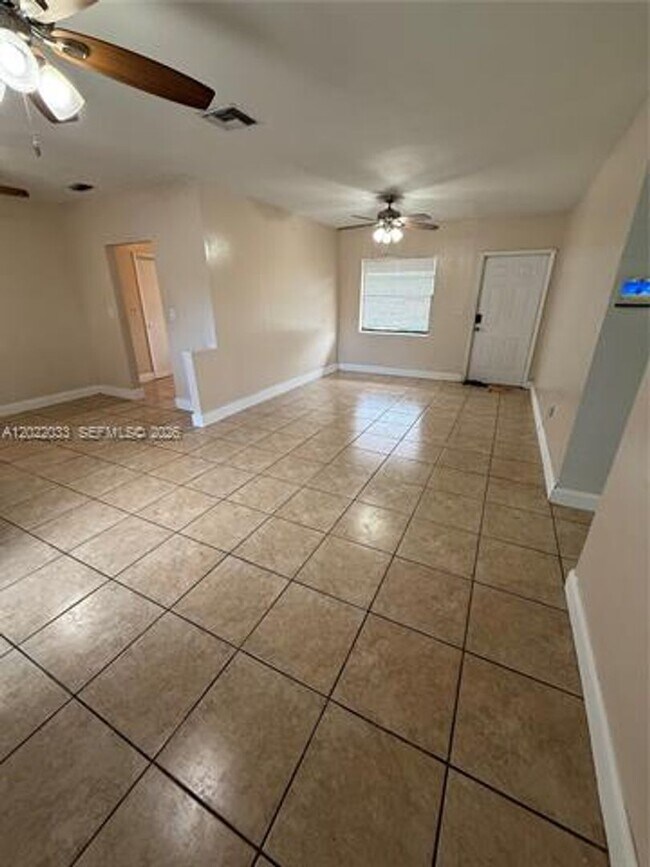 Foto del edificio - 17520 NW 40th Ave