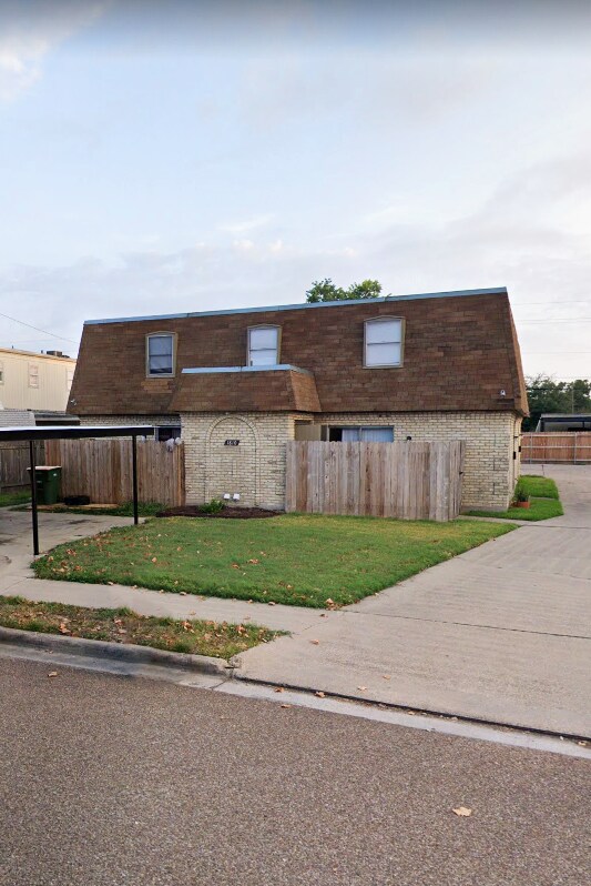 Exterior - 1810 Rosemary Ave