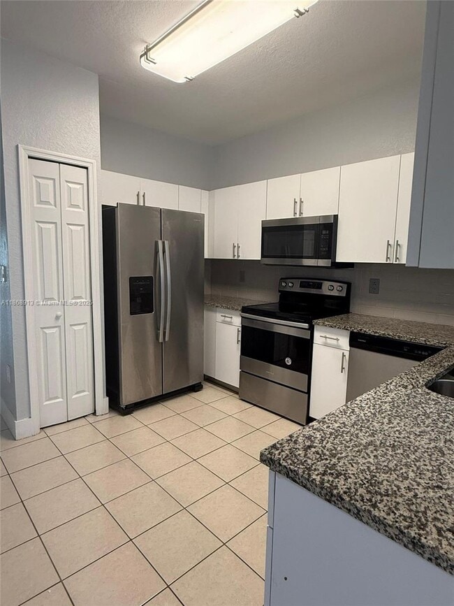 Foto del edificio - 8464 NW 107th Path