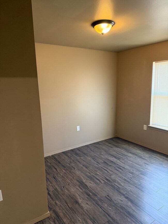 Foto del edificio - 2809 E 2nd St