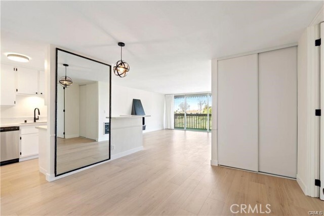 Building Photo - 6542 Ocean Crest Dr