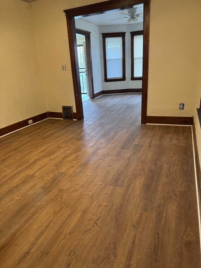 Foto del edificio - 295 Marston St