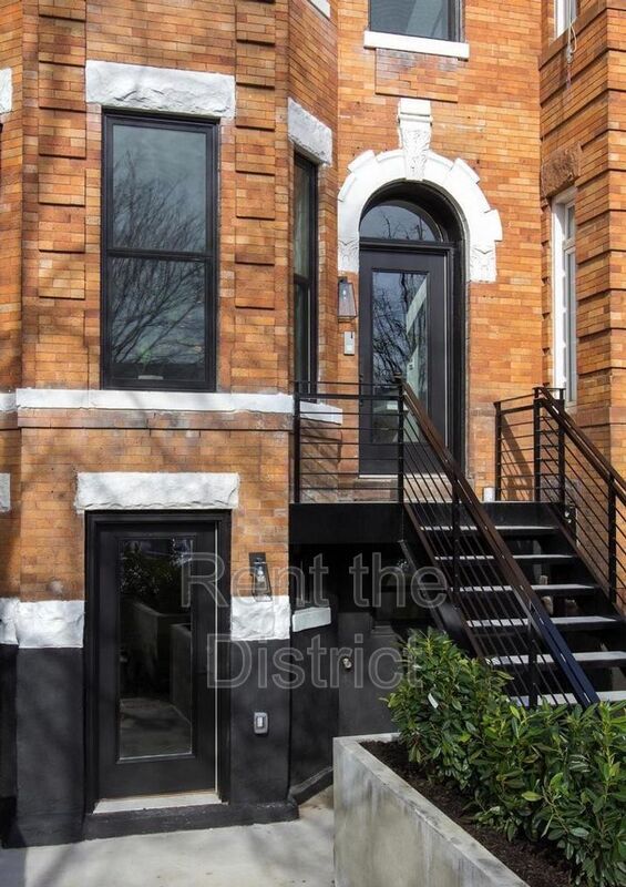 Building Photo - 1239 Kenyon St NW