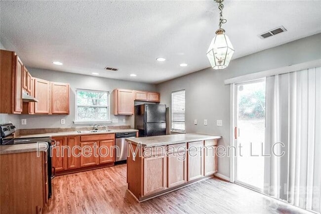 Building Photo - 126 Barnhardt Loop