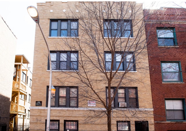 Foto del edificio - 842 W Cornelia Ave