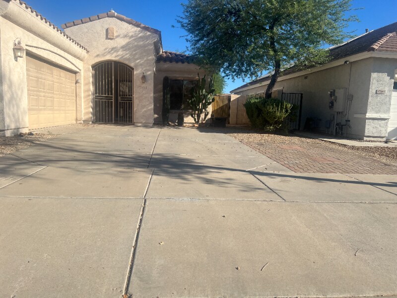 Foto principal - 17372 W Navajo St