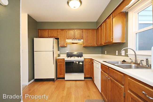 Building Photo - 3 br, 1.5 bath House - 1442 Minor Ridge Court