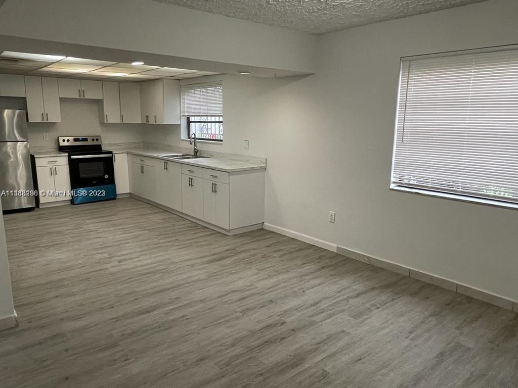 Foto principal - 3501 SW 15th St