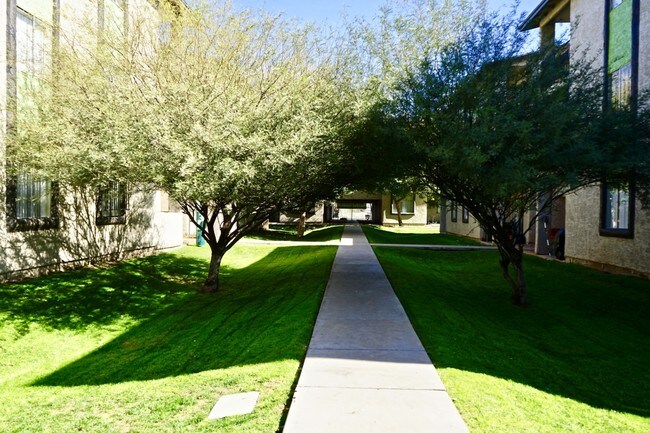 Foto del edificio - 9502 N 15th Ave