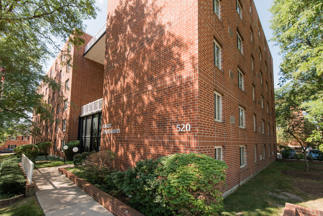 Building Photo - Forest Apartments