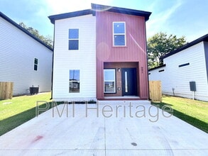 Building Photo - 991 Reading RR Ln