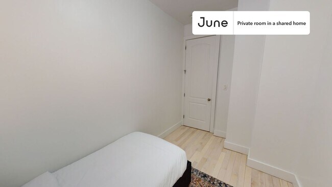 Building Photo - Room in Shared 4 bed/2 bath home