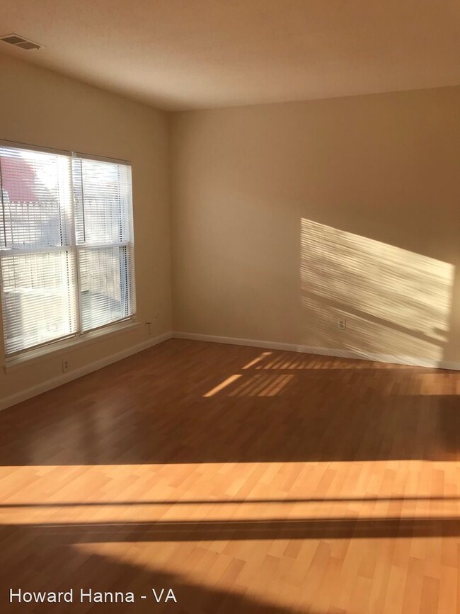 Building Photo - 3 br, 1.5 bath House - 681 Governors Way