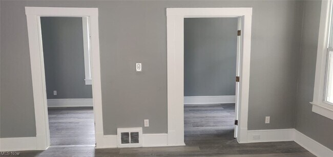 Foto del edificio - 3682 E 61st St