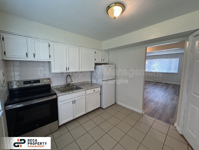 Foto del edificio - 9910 Broadmoor Dr