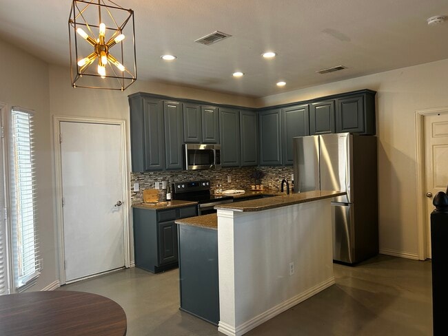 Building Photo - 1796 Massey Dr