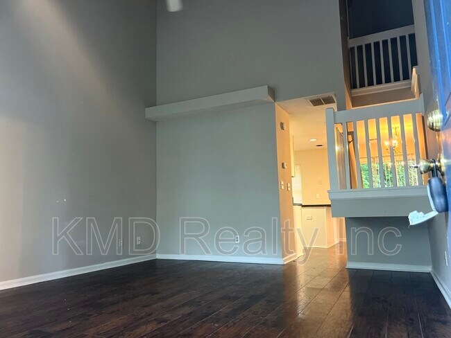 Foto del edificio - 3210 Summercroft Ln