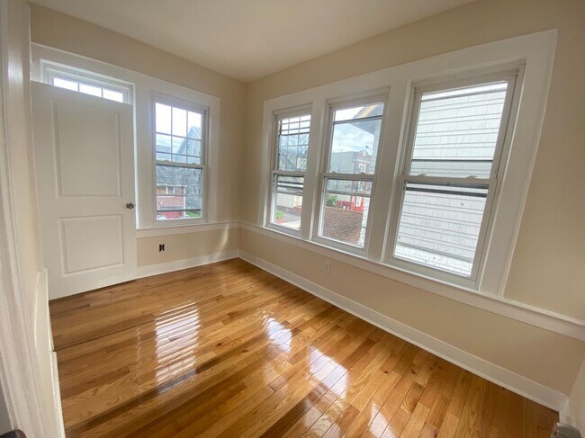 Building Photo - 23 Monticello Ave