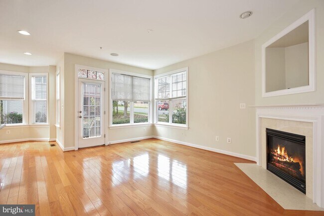 Building Photo - 8912 Song Sparrow Dr