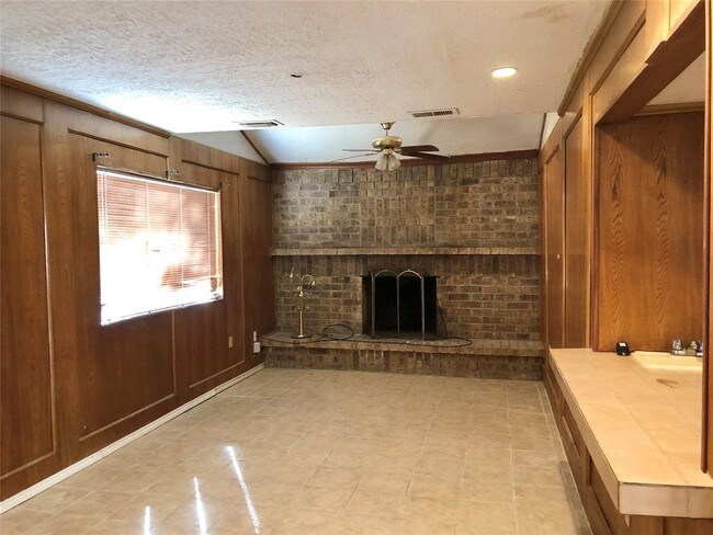 Building Photo - 17765 S Cypress Villas Dr