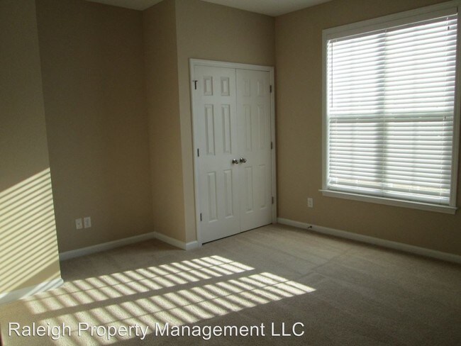 Building Photo - 3 br, 2 bath House - 801 Derwent Place