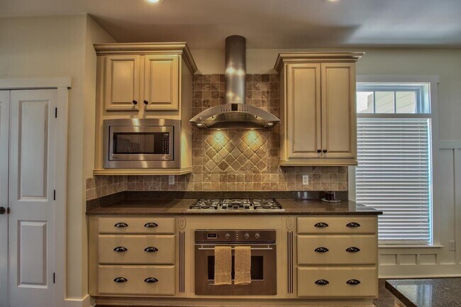 Building Photo - 3792 Wentworth Way