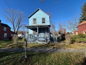 Building Photo - 561 Irondale St