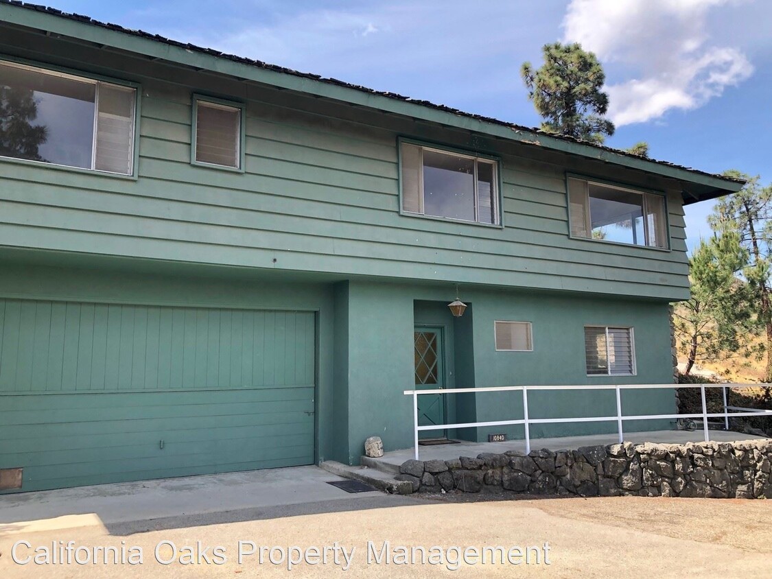 Primary Photo - 10840-10848 Santa Rosa Rd