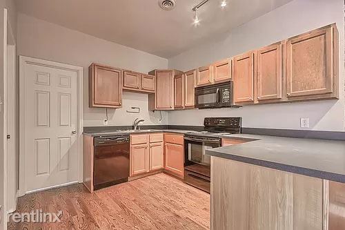 Building Photo - 2 br, 1 bath Duplex - 4057 Hartford Street...