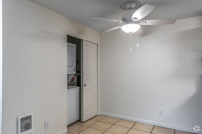 2BR, 1BA, - 754SF - Dining Room - Images Highland Apartments