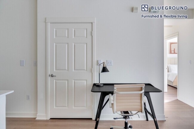 Foto del edificio - 11000 NE 10th St